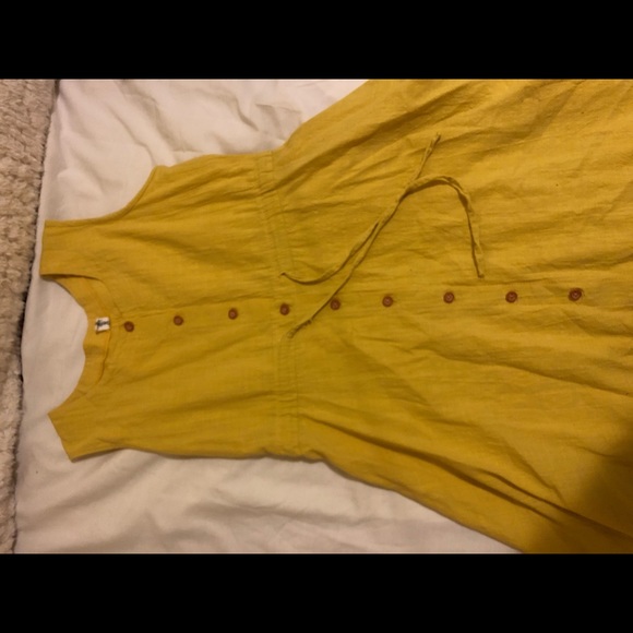 Simple,plain yellow dress! Worn only once - Picture 3 of 4